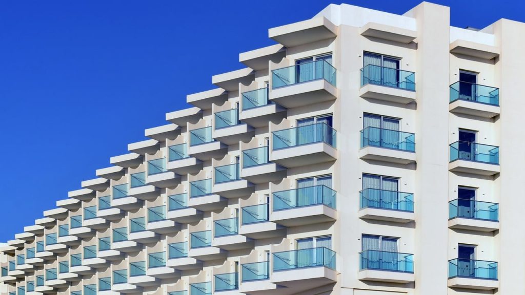 balcony, building, apartments-7721125.jpg